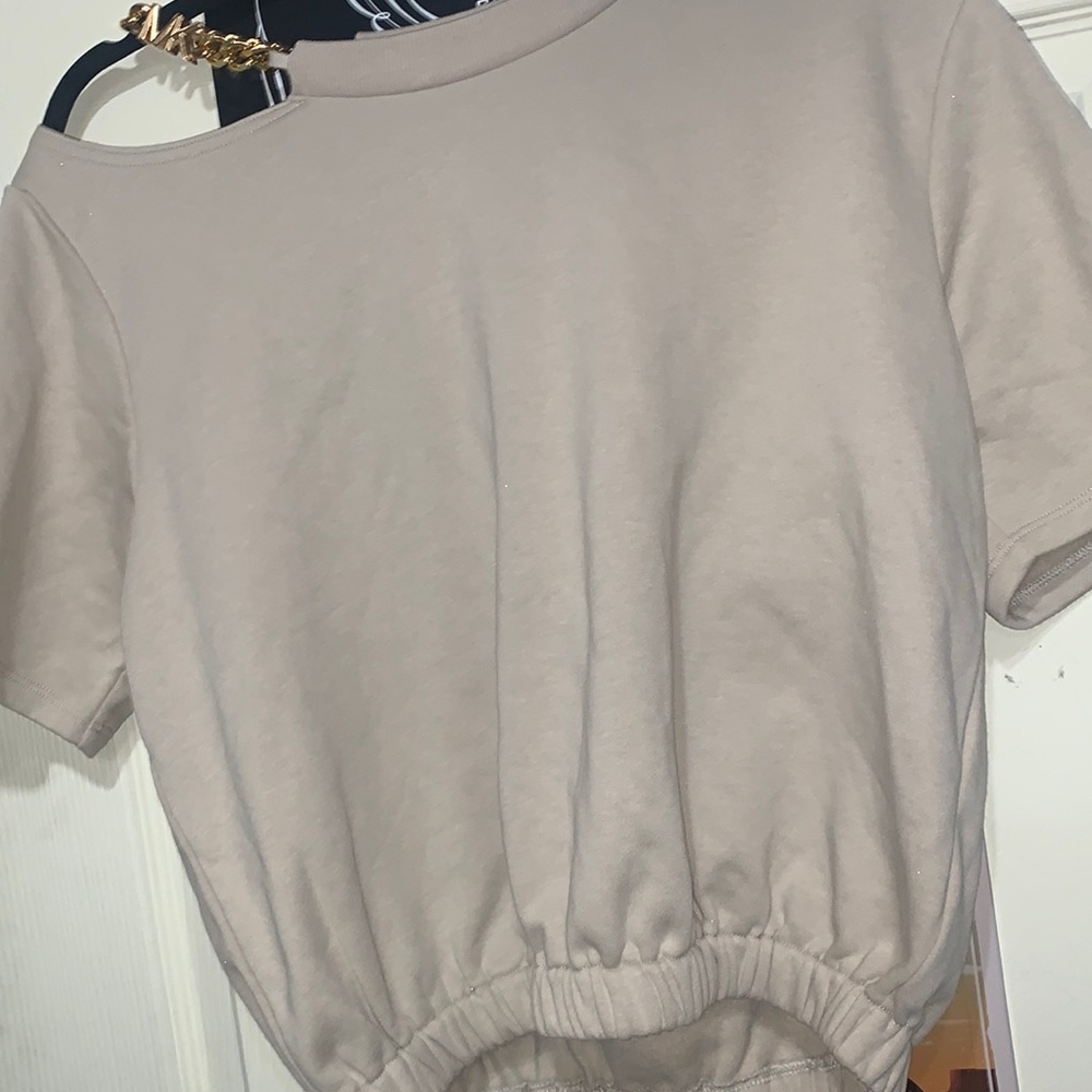 Michael kors chain shirt size medium never worn
